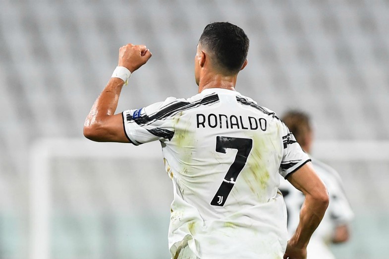 Điểm tin bóng đá tối 5/12: Ronaldo ẵm 2 danh hiệu, Bùi Tiến Dũng ra mắt thương hiệu