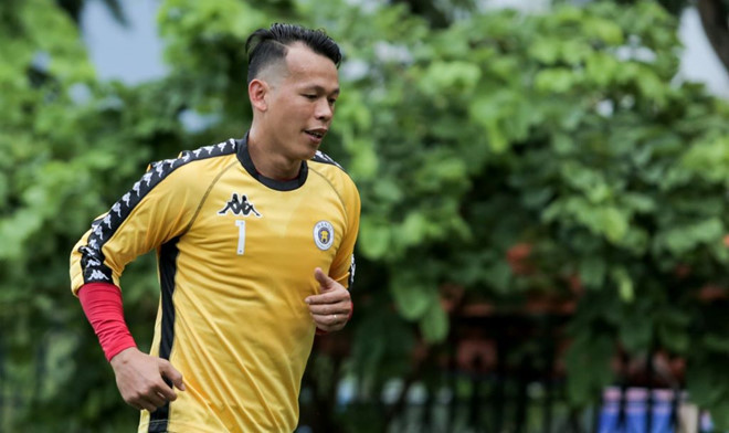 Chuyên gia khen Hà Nội FC giúp Tấn Trường hết mang tiếng thủ môn “ngáo”