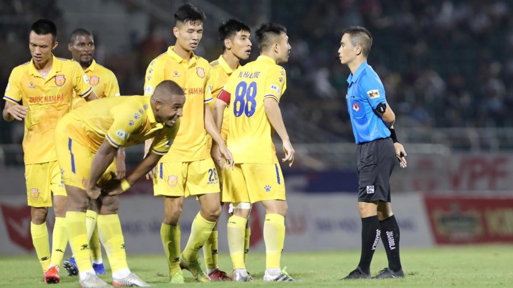 DNH Nam Định “chơi xấu” nhất tại V-league 2020