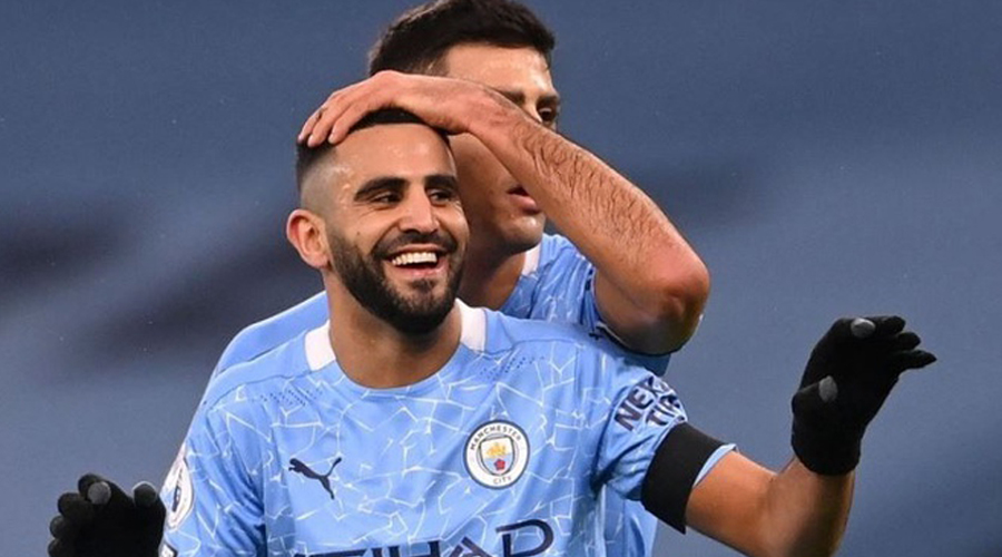 Mahrez hóa Thánh, Man City trút cơn thịnh nộ vào Burnley