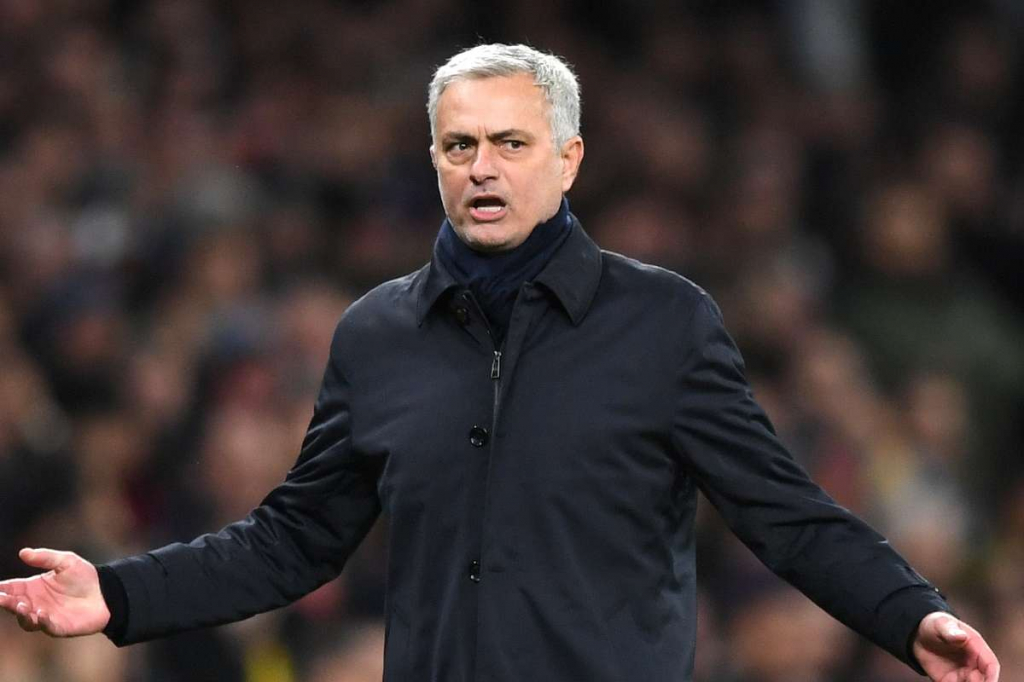 Trước đại chiến với Arsenal, Mourinho lại tung hỏa mù