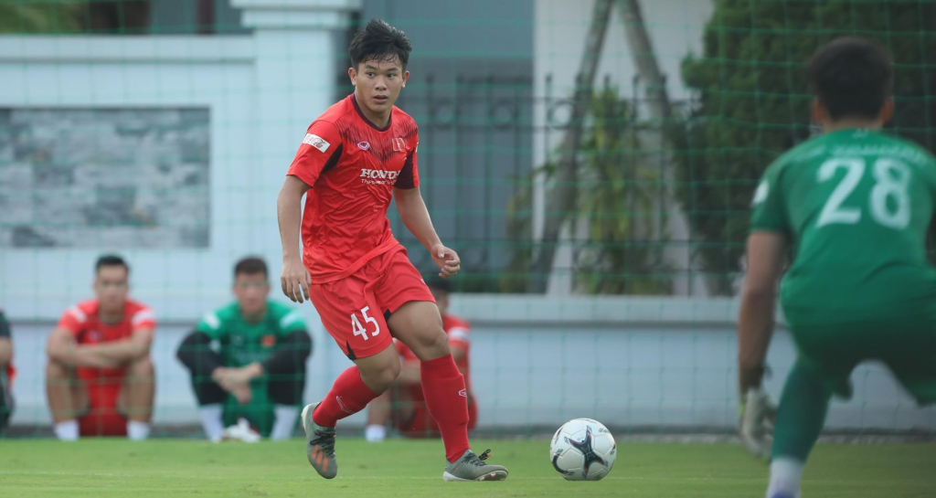 Sao trẻ Hà Nội FC bất ngờ vắng mặt ở U22 Việt Nam
