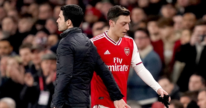 Arsenal sẵn sàng… mất tiền để “dứt tình” Ozil