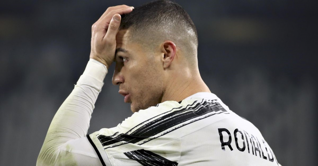 Ronaldo và Juventus nhận liền 2 tin không vui ở Serie A