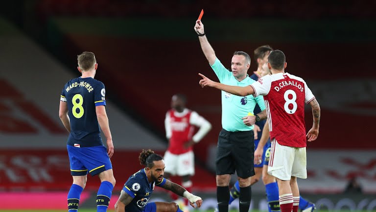 Arsenal hòa chật vật, Arteta tức giận vì học trò lại nhận thẻ đỏ