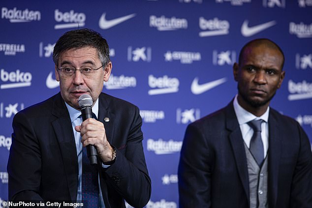 NÓNG: Sau Setien, Barcelona sa thải giám đốc thể thao Eric Abidal