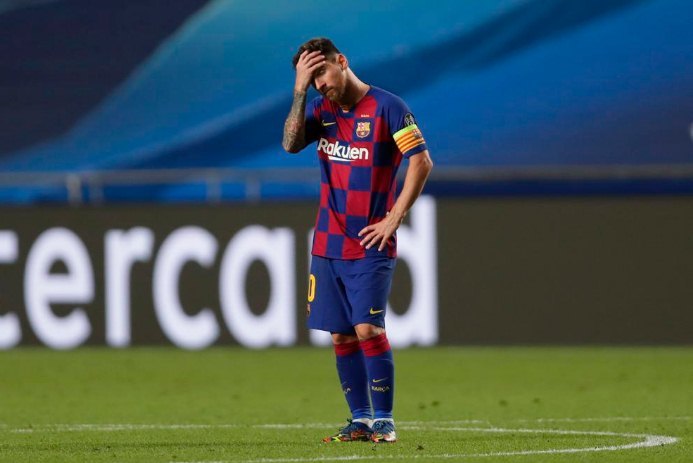 Barcelona thua đậm Bayern, Messi suy sụp trong phòng thay đồ