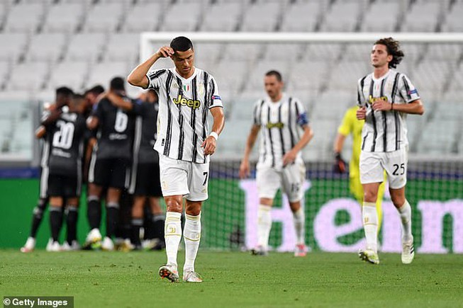 Chủ tịch Juventus lên tiếng về tương lai Ronaldo sau thất bại ở cúp C1