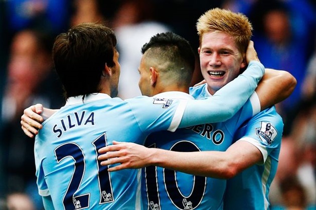 De Bruyne và Aguero đồng loạt tri ân David Silva