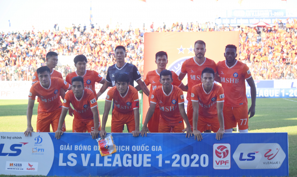 Đức Chinh và đồng đội gặp khó trước ngày V-league trở lại