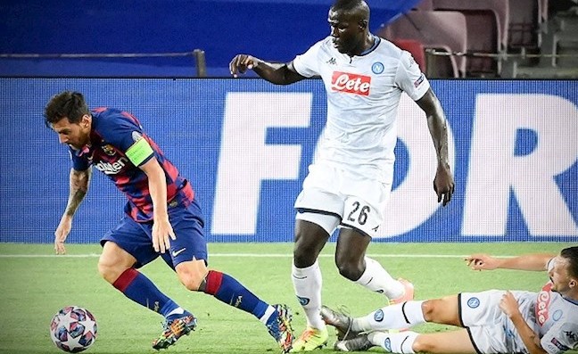 VIDEO: Pha xử lý thiên tài của Messi ở trận đấu với Napoli