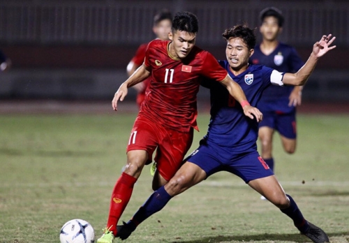 “Tiểu Văn Toàn” nỗ lực ghi điểm với HLV Troussier ở U19 Việt Nam