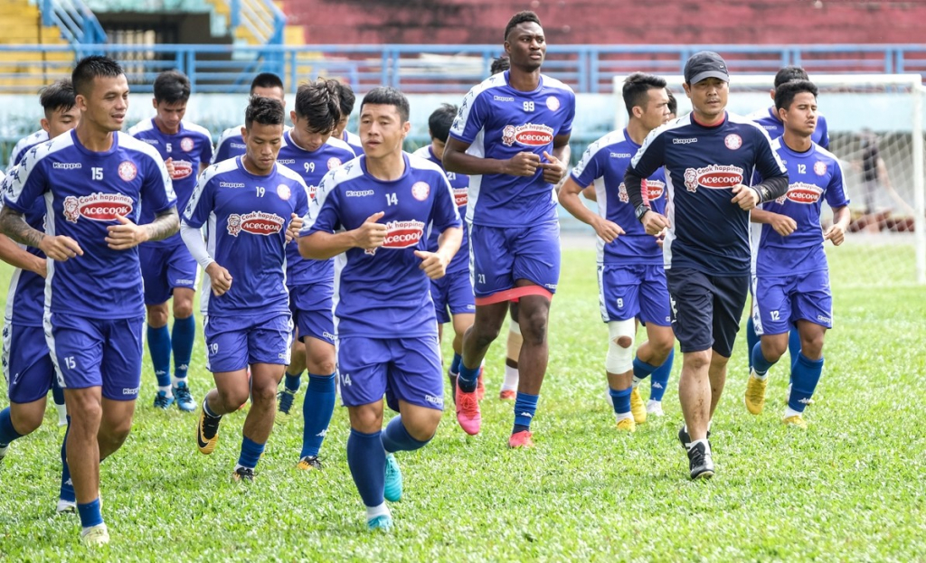 V-League tạm dừng chuyển nhượng