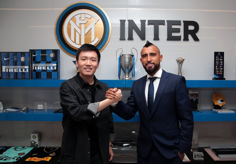 Chính thức: Rời Barcelona, Vidal cập bến Inter Milan