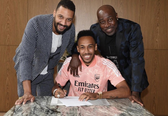 Aubameyang từ chối 2 đại gia để ở lại với Arsenal 