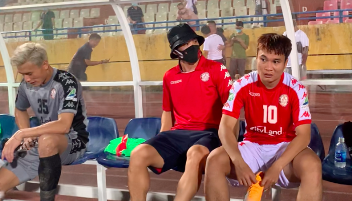 VIDEO: Hành động đẹp của Công Phượng với Phi Sơn sau trận thua trước Hà Nội FC
