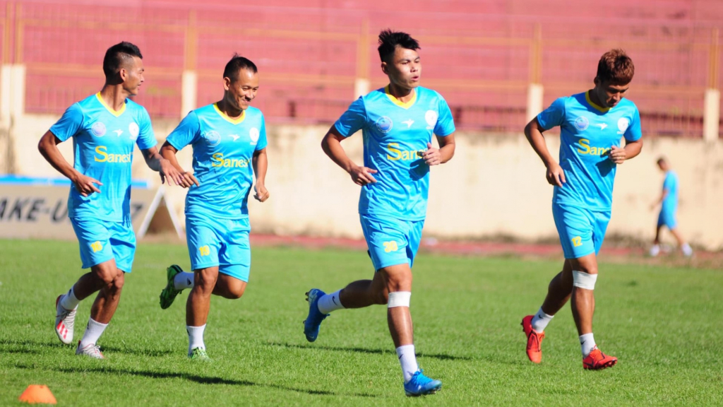 Cầu thủ Khánh Hòa trở lại tập luyện sau khi được cam kết trả lương
