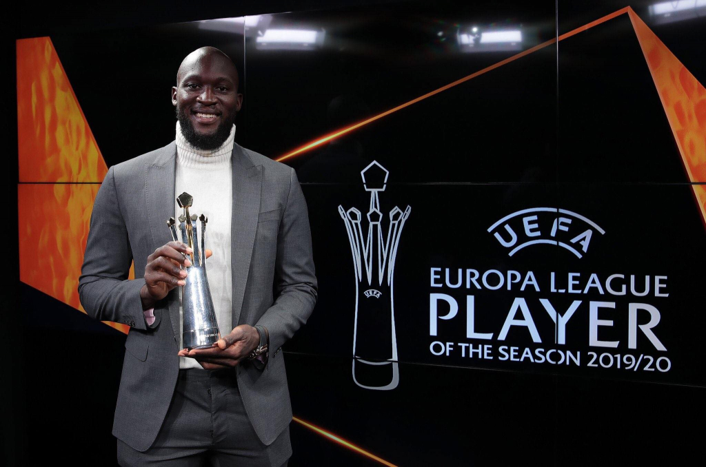 Vượt Banega và Bruno Fernandes, Lukaku giành giải “Cầu thủ xuất sắc nhất Europa League”