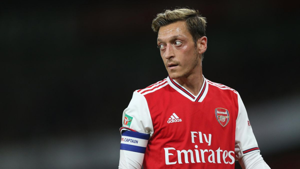 Ozil là điều ngăn cản Aouar đến với Arsenal