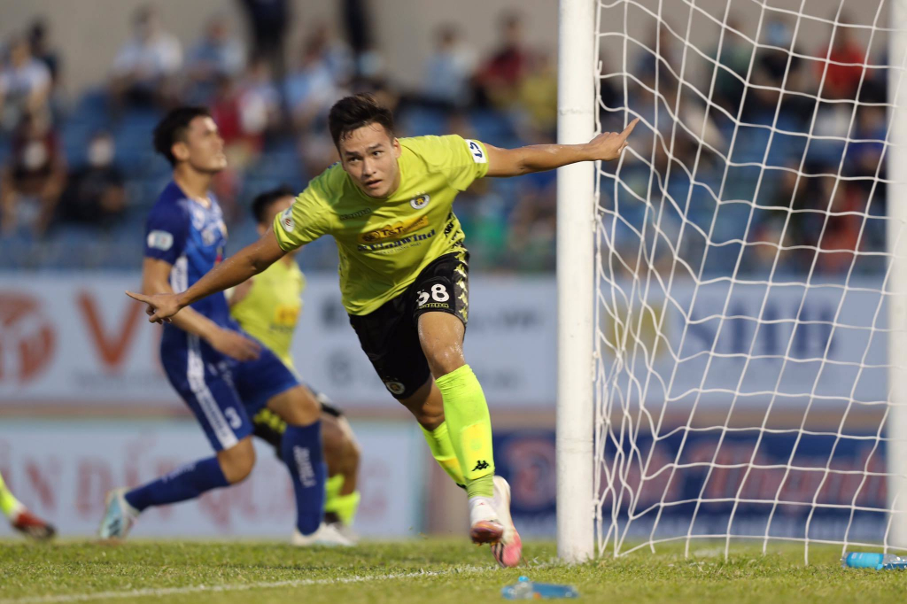 Vắng Quang Hải, Hà Nội FC lỡ cơ hội áp sát ngôi đầu bảng