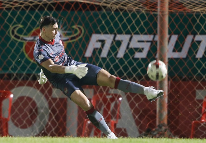 VIDEO: Những tình huống cứu thua xuất sắc của Văn Lâm ở vòng 6 Thai League