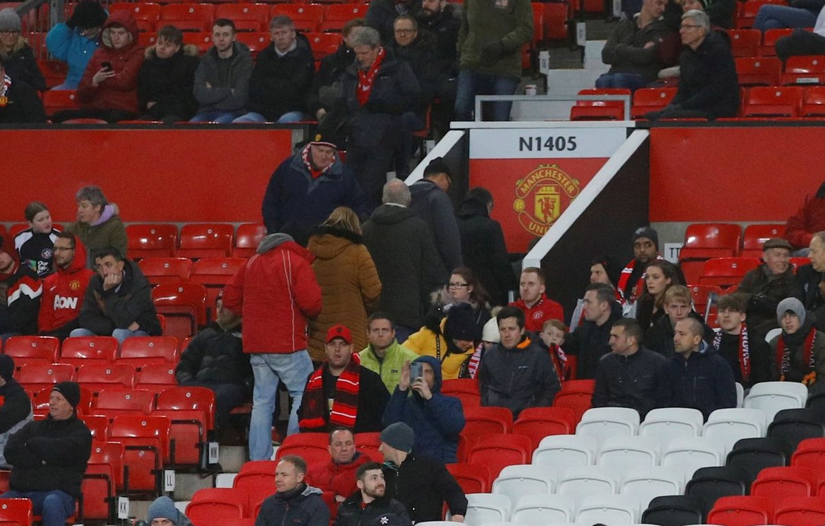 Fan Man United lập kế hoạch bỏ Old Trafford để “tống cổ” nhà Glazer