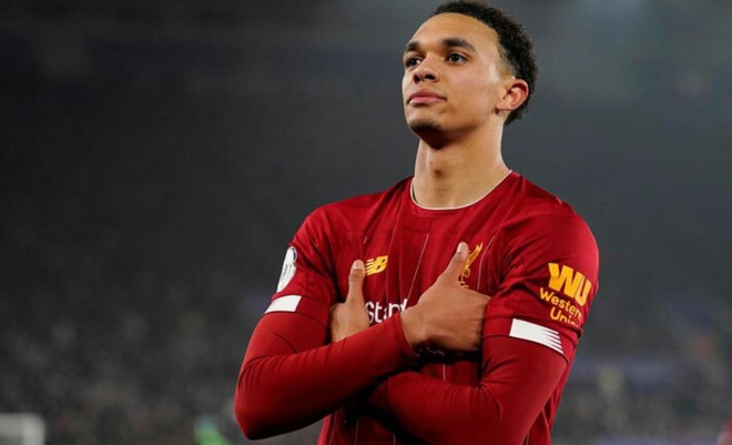 Alexander-Arnold tạo nên cột mốc lịch sử với chiến thắng trước Wolves