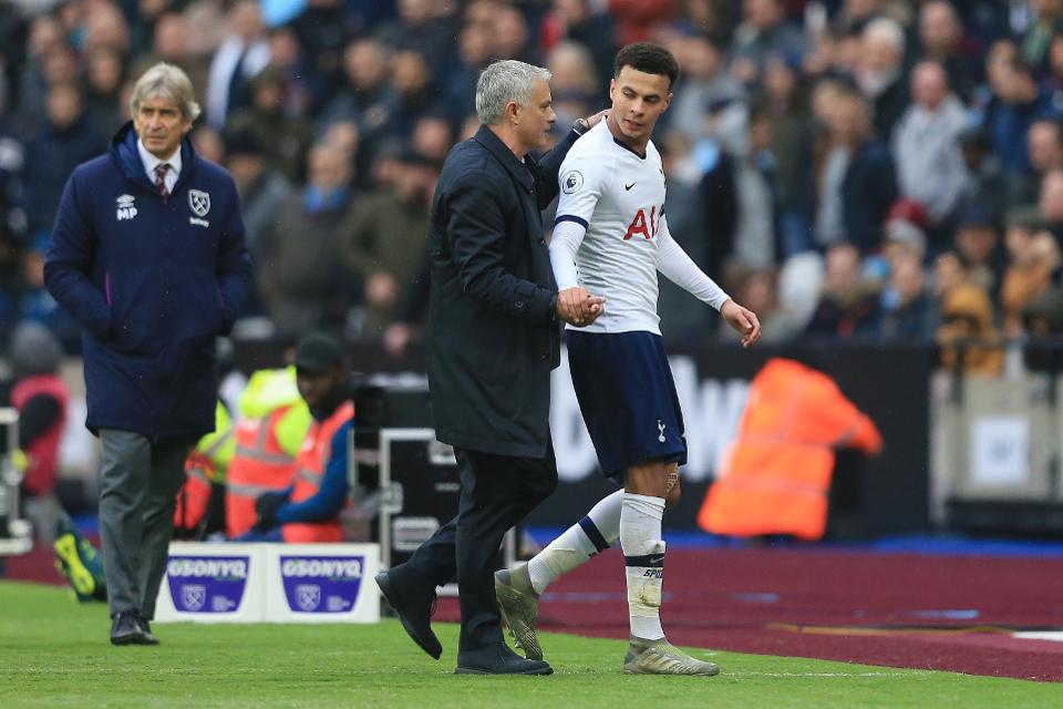 Mourinho nhận xét về các học trò và tiết lộ chính sách chuyển nhượng của Tottenham