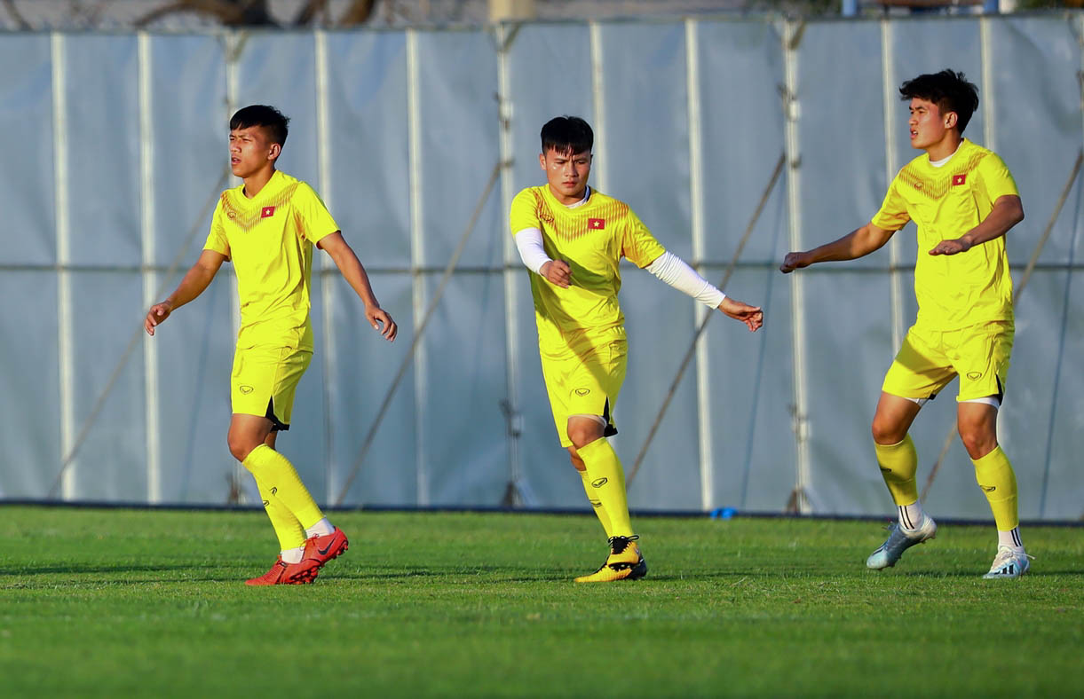 Truyền thông Thái Lan bất ngờ trước tinh thần tập luyện của U23 Việt Nam