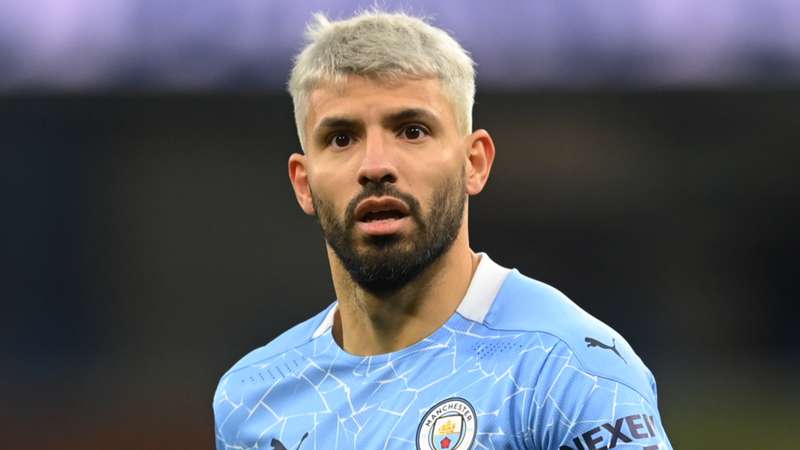 Pep Guardiola hé lộ mức độ chấn thương của Aguero