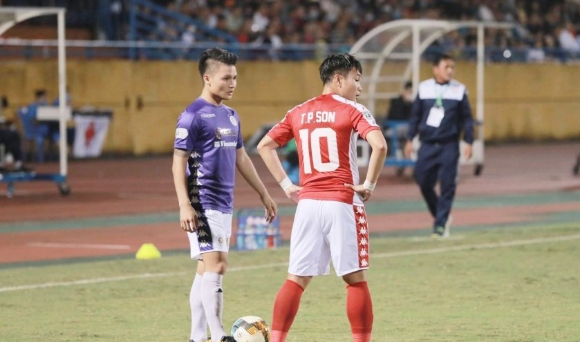 Hà Nội FC suýt mất Quang Hải vì sai lầm hy hữu của trọng tài