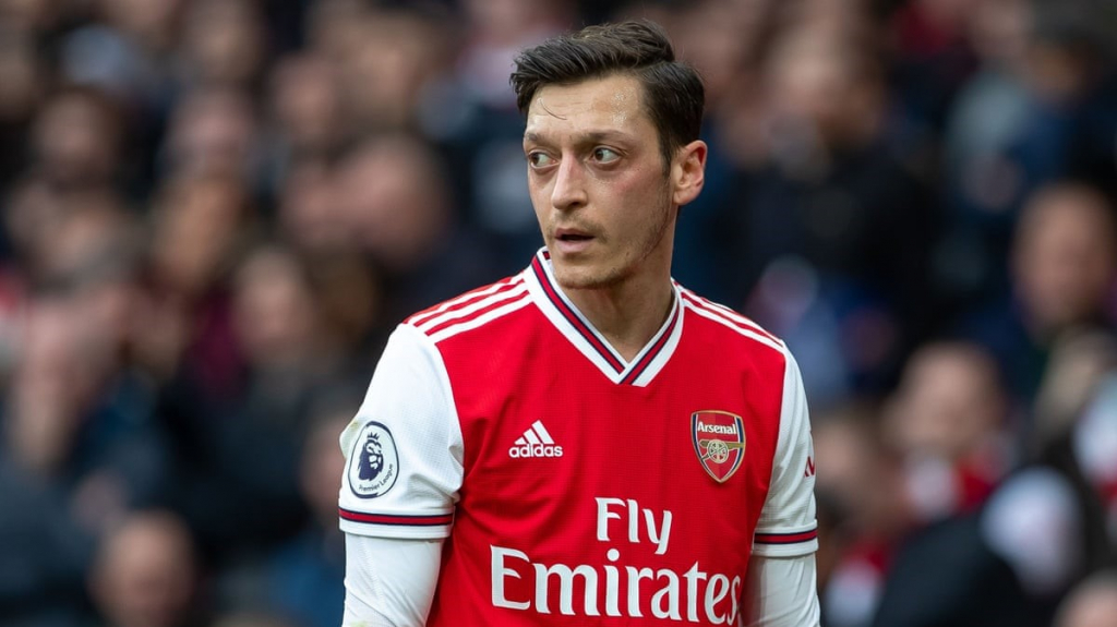 Ozil từ chối đề nghị béo bở, quyết “ngồi mát ăn bát vàng” tại Arsenal