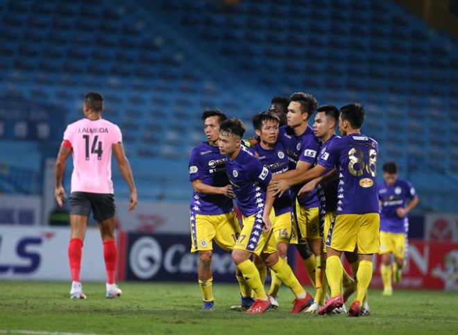 HLV Phạm Minh Đức đá xoáy trọng tài V.League sau bàn thua trước Hà Nội