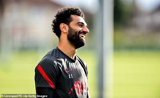 Salah nhận quà siêu to khổng lồ sau cột mốc lịch sử với Liverpool
