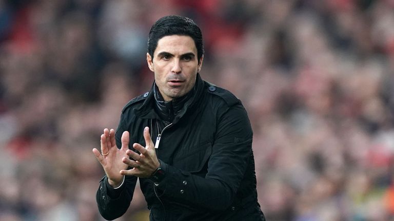 Arteta bất ngờ tri ân Man City sau án phạt từ UEFA