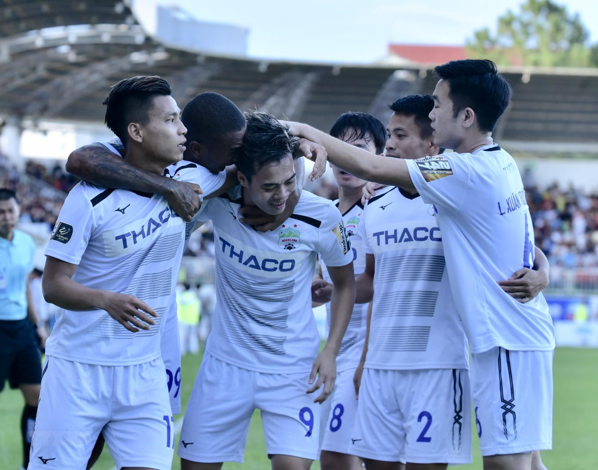 BLV Quang Tùng bất ngờ “hạ thấp” HAGL trước V-League 2020
