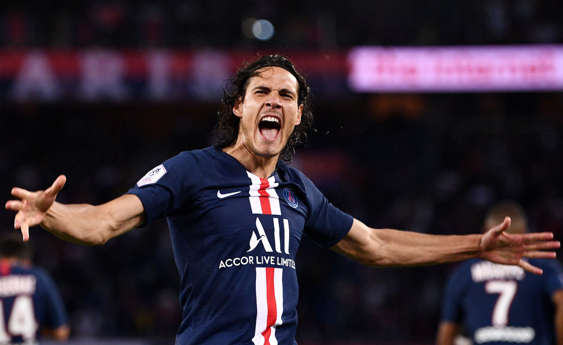 Cavani lập kỉ lục chưa từng có cho PSG sau trận đấu với Bordeaux