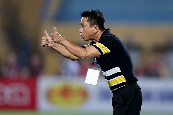 HLV Chu Đình Nghiêm bất ngờ mất “cánh tay phải” trước thềm V-League