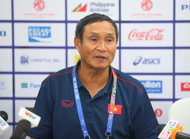 HLV Mai Đức Chung thận trọng trước trận đối đầu với Myanmar