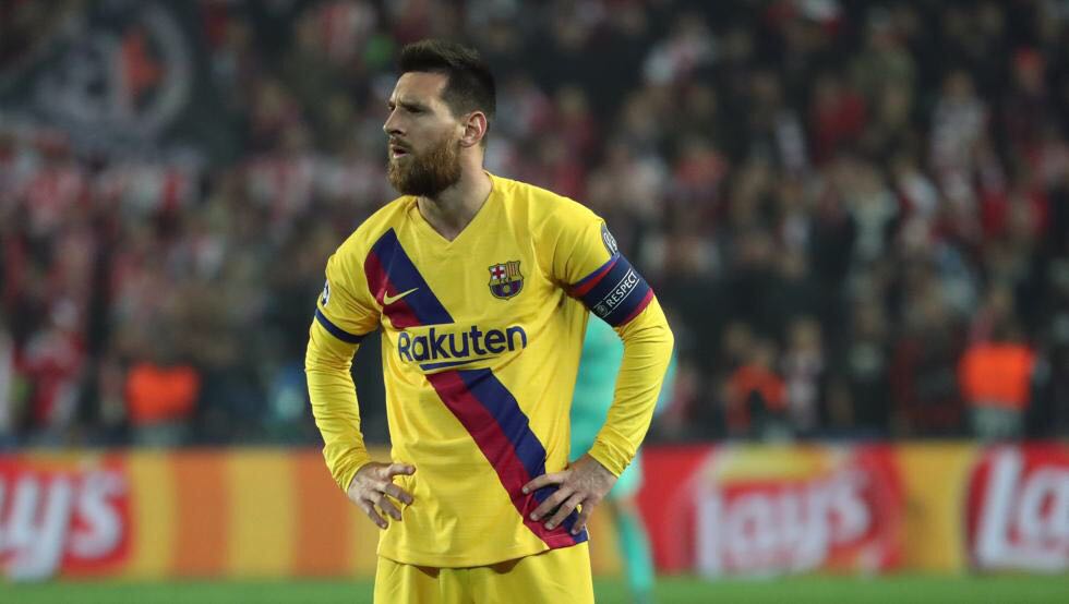 Messi cân bằng kỉ lục với huyền thoại MU trong ngày Barcelona bị cầm hòa