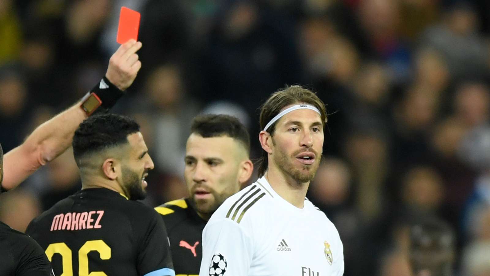 Ramos lập “kỷ lục” buồn về thẻ phạt trong ngày Real thua trận