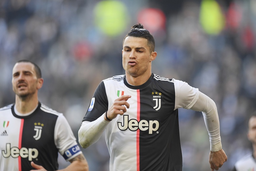 Ronaldo lại lập kỷ lục 15 năm có một giúp Juventus xây chắc ngôi đầu
