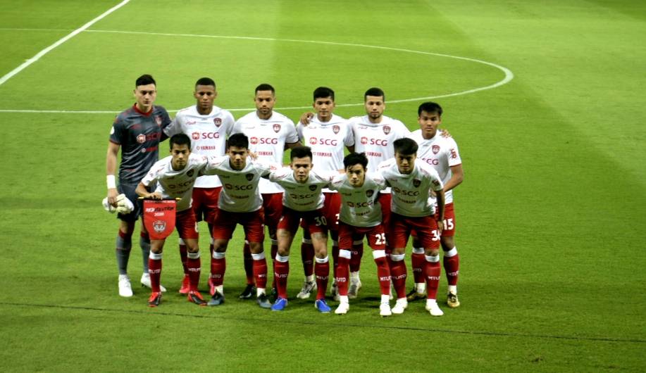 Văn Lâm bất lực nhìn Muangthong thua ngược đội tân binh Thai League