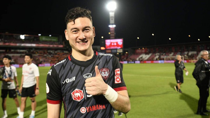 Văn Lâm chắc suất tại Muangthong United mùa giải mới