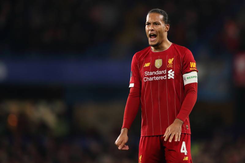 Liverpool vỡ mộng “ăn ba”, Van Dijk đáp trả chỉ trích cực gắt