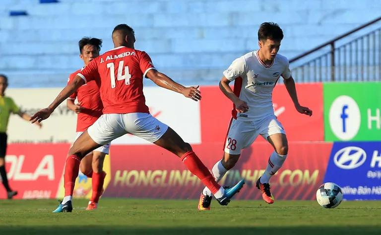 Hồng Lĩnh Hà Tĩnh gặp sự cố hy hữu sau ngày mở màn V-League