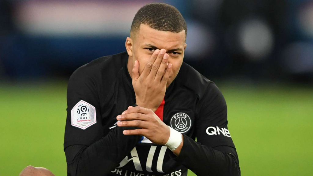 Mbappe của PSG bị nghi nhiễm virus corona, Ligue 1 “nín thở” chờ kết quả