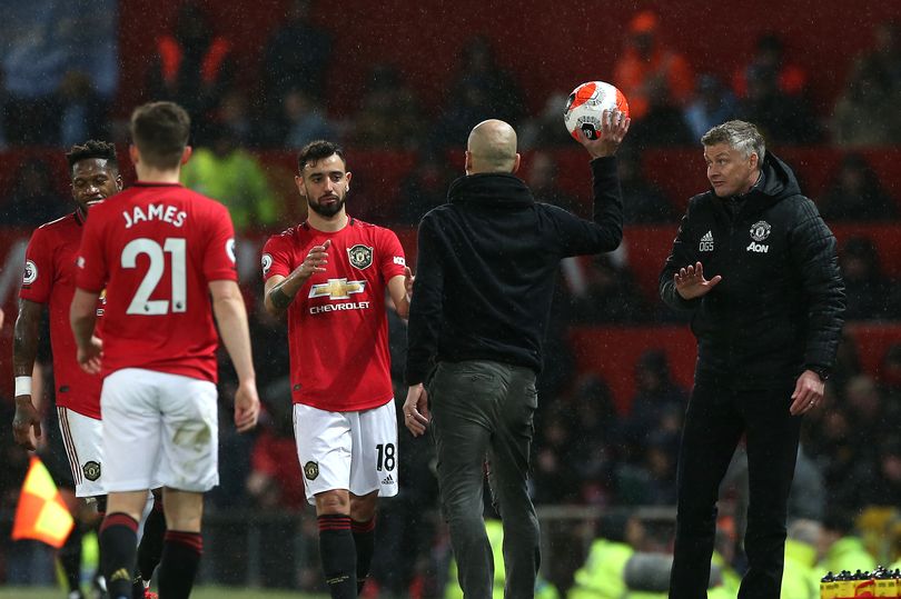 MU hạ Man City, Fernandes còn khiến Pep cay mũi vì hành động khiêu khích