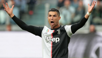 Ronaldo mua quà để chuộc lỗi với đồng đội tại Juventus