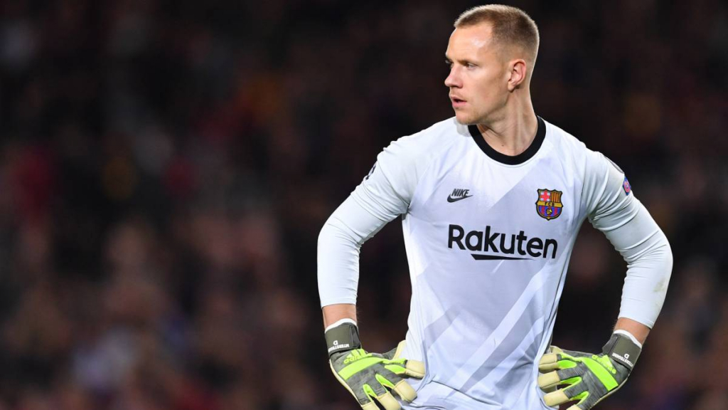 Ter Stegen đòi lương khủng, Barcelona lắc đầu